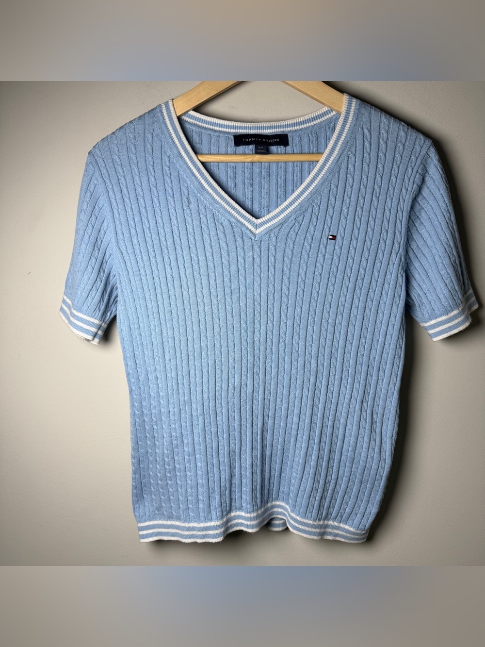 Tommy Hilfiger Baby Blue Cable Knit V-Neck Short Sleeve Sweater Trim Flag Logo S